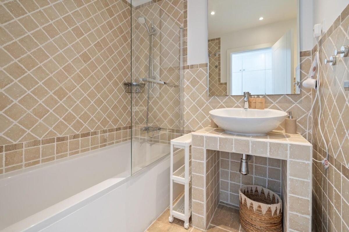 Appartement Beautiful Renovated With Pool Rdr477